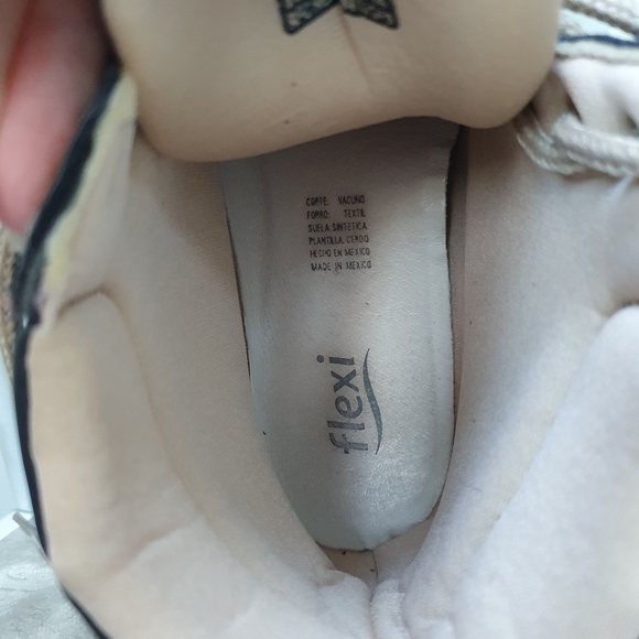 Cute boots - Picture 5 of 7